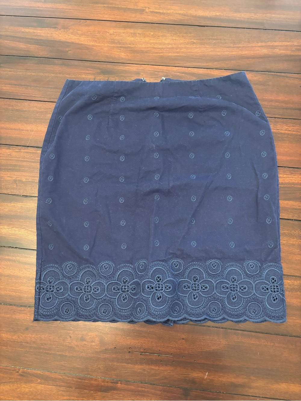 Vineyard Vines Navy Eyelet Hem Pencil Skirt